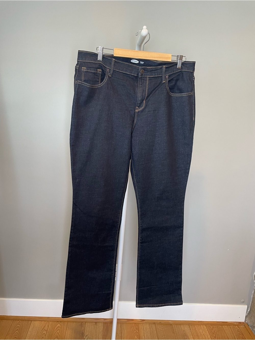 Old Navy Women's Boot Cut Jeans in Dark Indigo